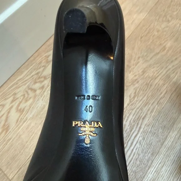 Prada Napa Vernice Nero 1lP268 New With Box Size 40 Authentic!